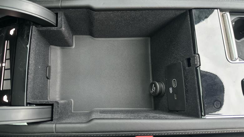 Volvo XC90 2.0 T8 PHEV Plus Dark 5dr AWD Geartronic Estate